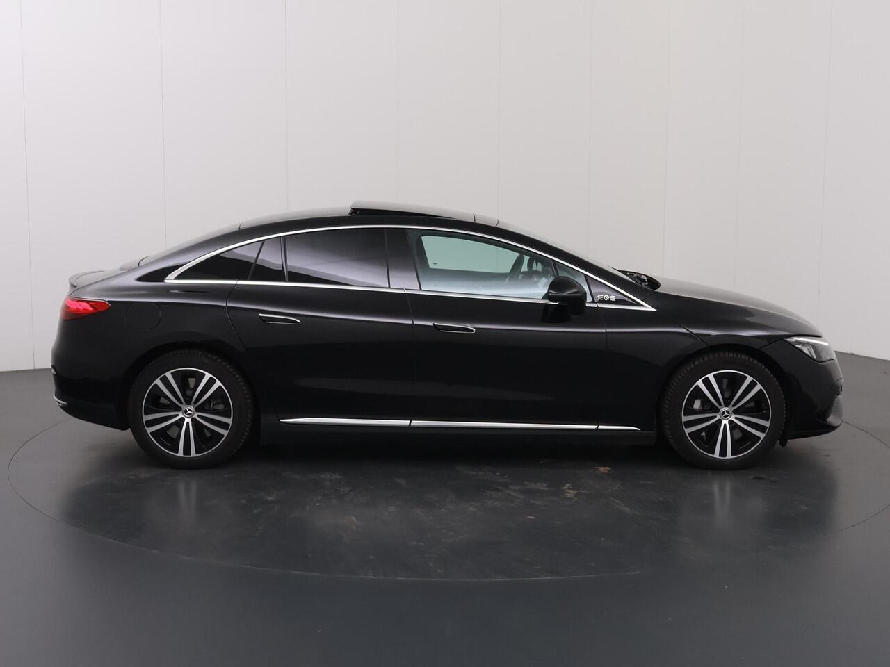 Mercedes-Benz EQE 300 Business Edition 89 kWh | Panoramadak | Achteruitrijcamera | Stoelverwarming |