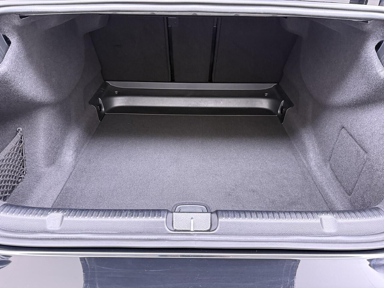 Mercedes-Benz EQE 300 Business Line AMG 89 kWh Sfeerverlichting | Memory | LMV | 96% SOH