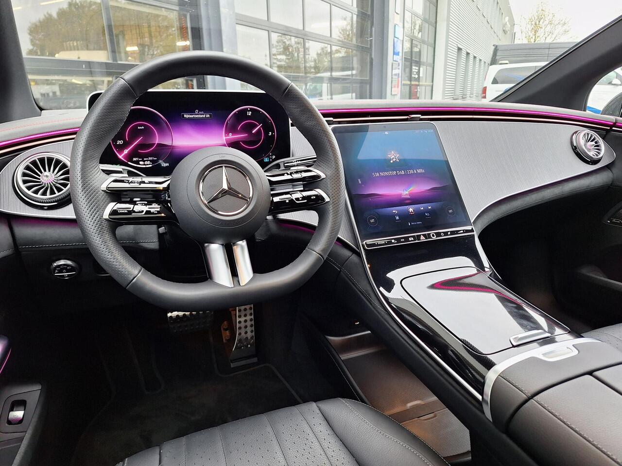 Mercedes-Benz EQE 300 | Panoramadak | Luchtvering | AMG Night | Premium PLUS | Nightpakket | Panoramadak | Luchtvering | Head-up Display | 360° Camera | Sfeerverlichting | Burmester® 3D | Rijassistentiepakket Plus | Memorystoelen Verwarmd | Sfeerverlichting | Apple & Andro