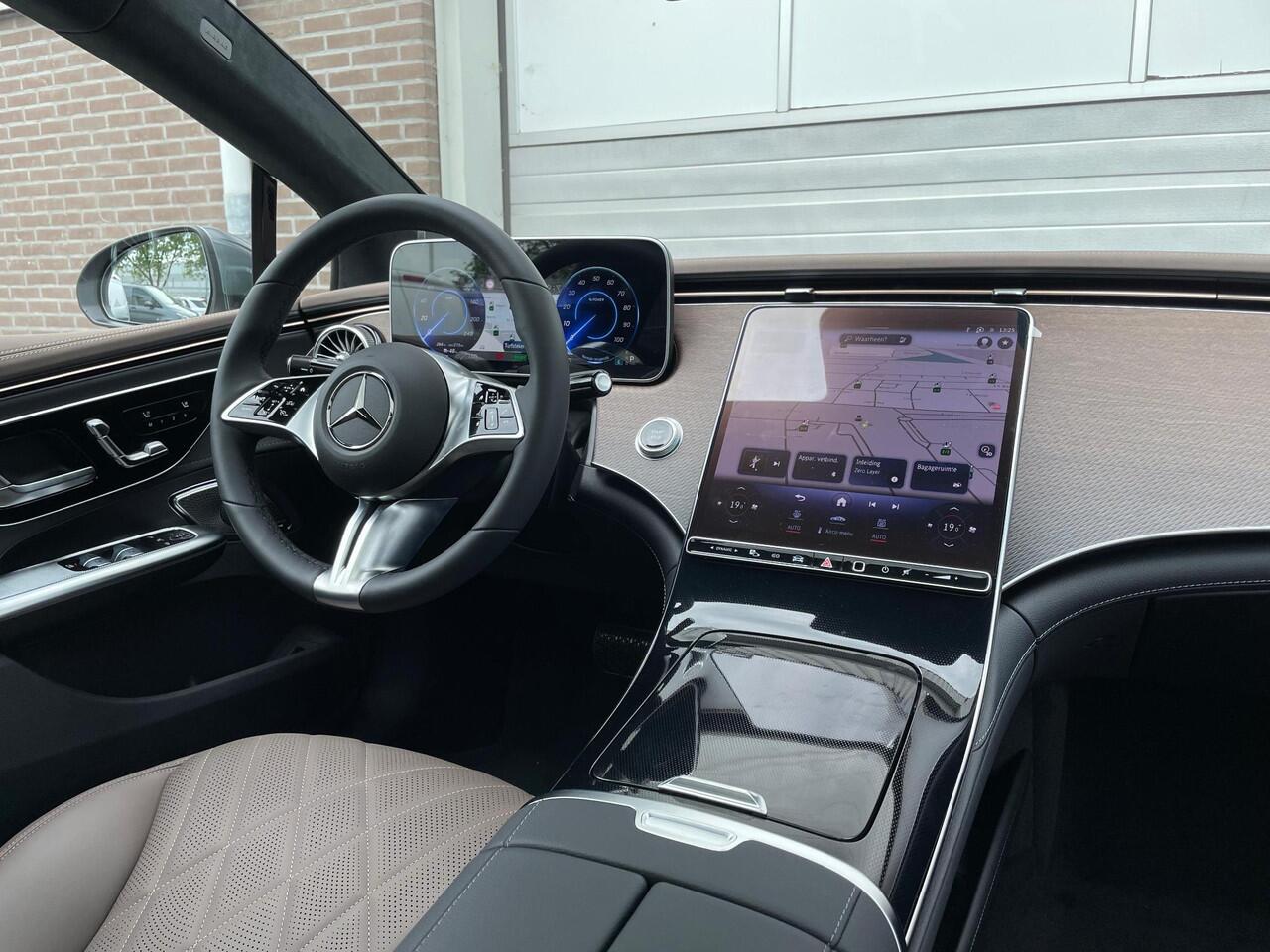 Mercedes-Benz EQE 350 4Matic | Airmatic | Panoramadak | Premium Pakket | Rijassistentiepakket Plus | Burmester 3D Surround | Head-up Display | 360° Camera | Elektrisch Verstelbare Voorstoelen + Memory | Stoelverwarming | Stoelventilatie | Apple CarPlay | Android Auto