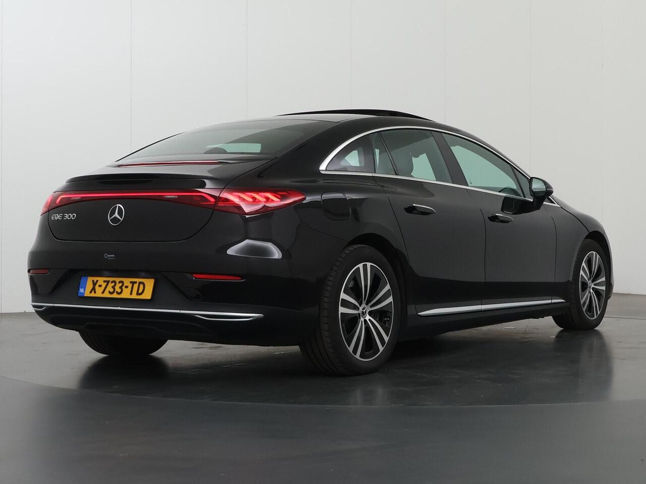 Mercedes-Benz EQE 300 Business Edition 89 kWh | Panoramadak | Navigatie | Parkeercamera | Stoelverwarming | Keyless Go |