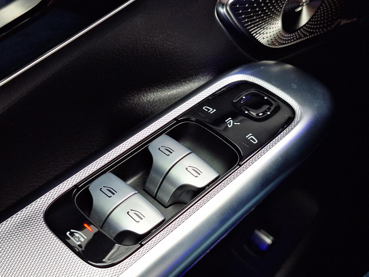 Mercedes-Benz EQE SUV 300 | Panoramadak | Burmester | Rijassistentiepakket | 360° camera | Memory pakket | DIGITAL LIGHT | Sfeerverlichting | Dodehoekassistentie | Keyless-GO | Elektrische achterklep