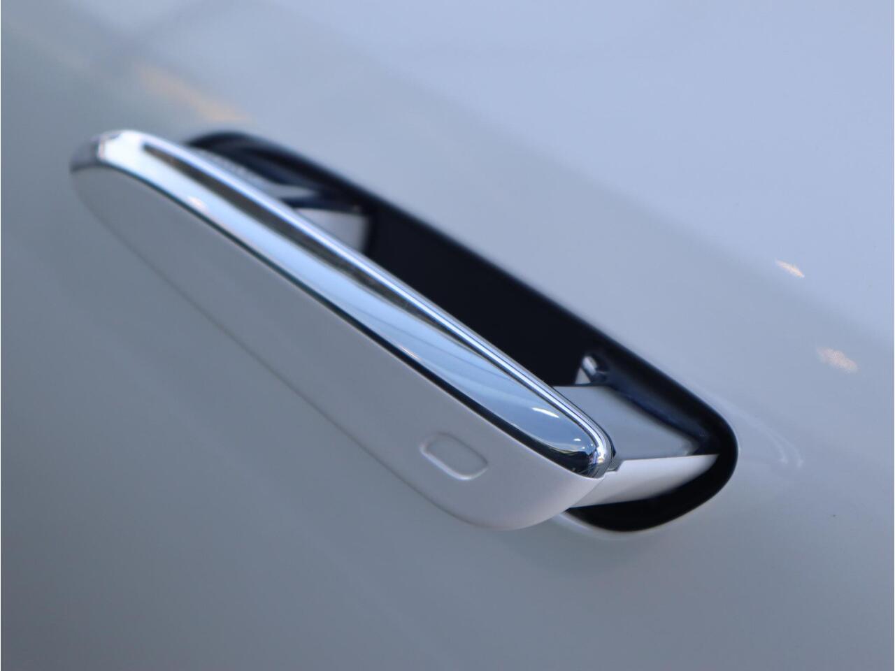 Mercedes-Benz EQE SUV 350 4Matic AMG Line 91 kWh Panoramadak | Navigatie | Trekhaak | 360 camera | Distronic | Memory Seats | Automaat