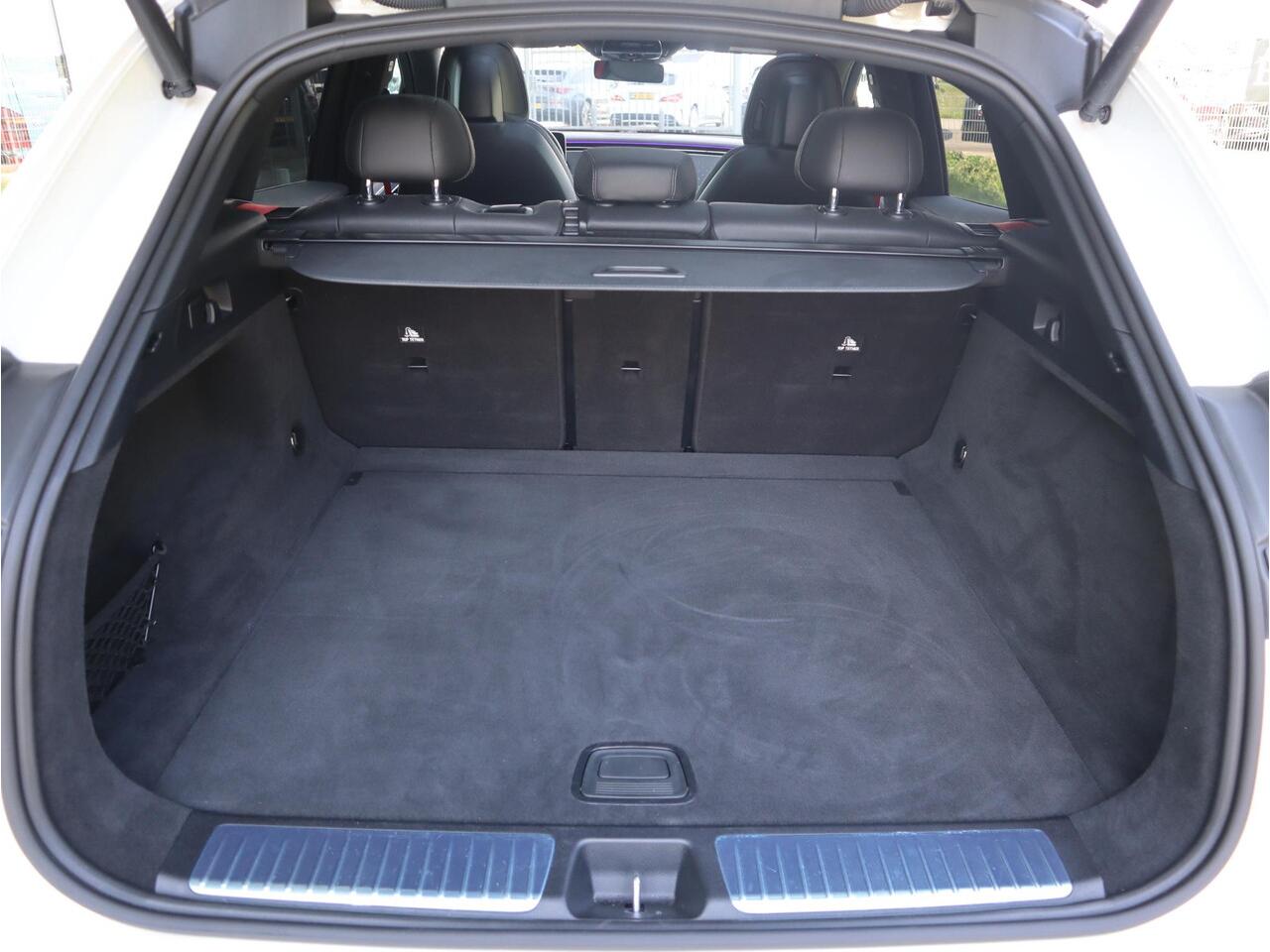 Mercedes-Benz EQE SUV 350 4Matic AMG Line 91 kWh Panoramadak | Navigatie | Trekhaak | 360 camera | Distronic | Memory Seats | Automaat