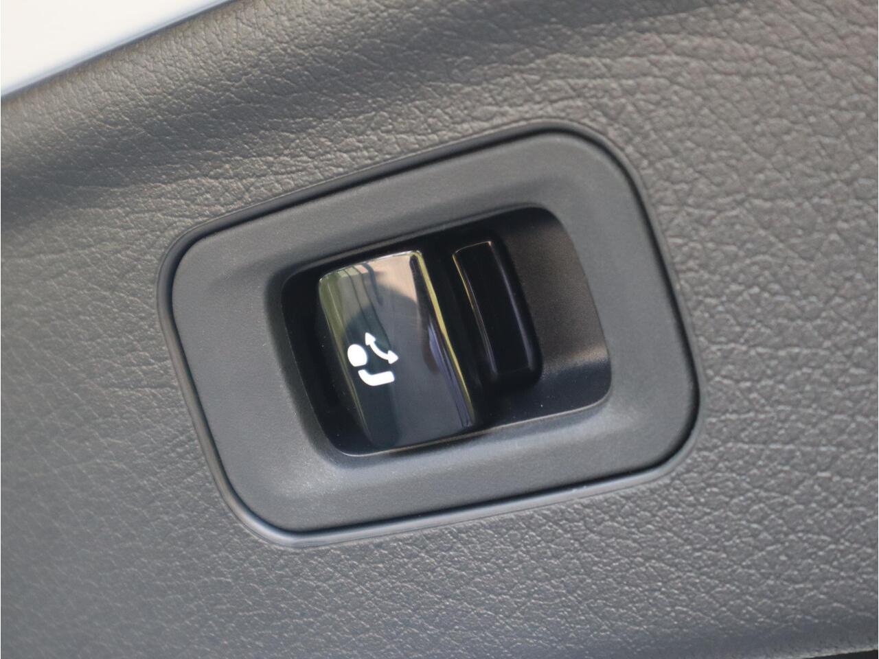 Mercedes-Benz EQE SUV 350 4Matic AMG Line 91 kWh Panoramadak | Navigatie | Trekhaak | 360 camera | Distronic | Memory Seats | Automaat