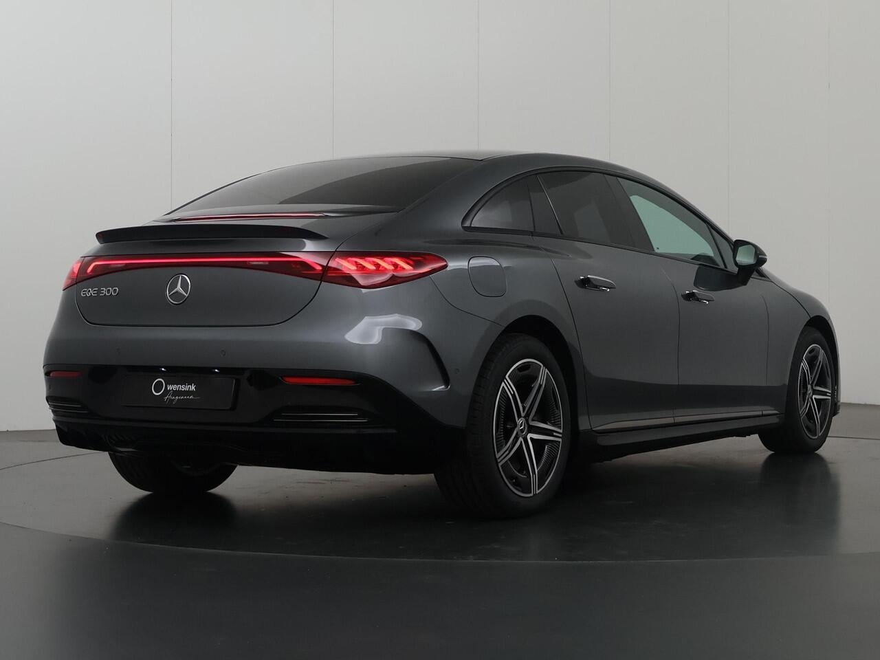 Mercedes-Benz EQE 300 Sport Edition | Panoramadak | Winterpakket | Nightpakket | AMG-Spoiler