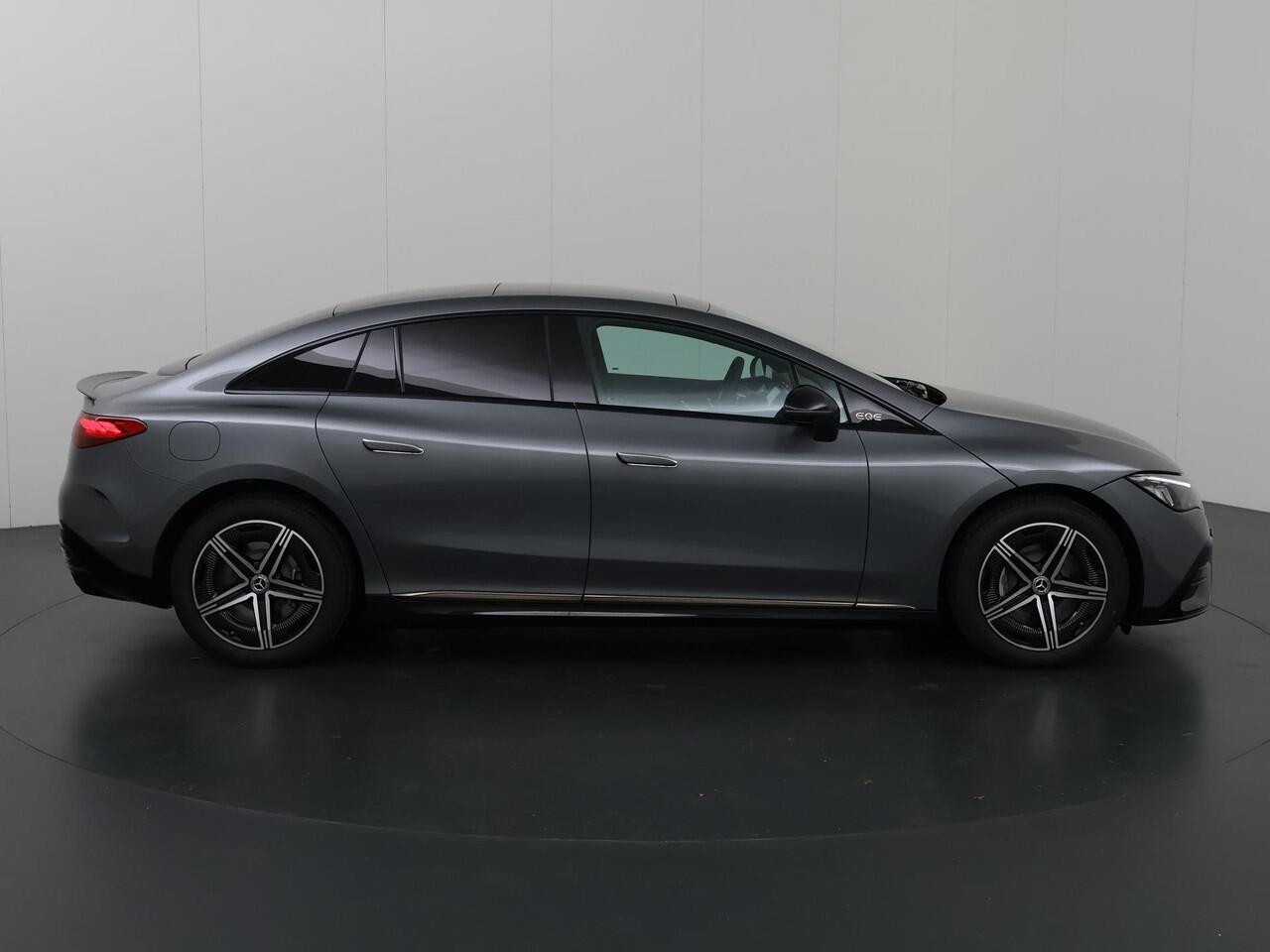 Mercedes-Benz EQE 300 Sport Edition | Panoramadak | Winterpakket | Nightpakket | AMG-Spoiler