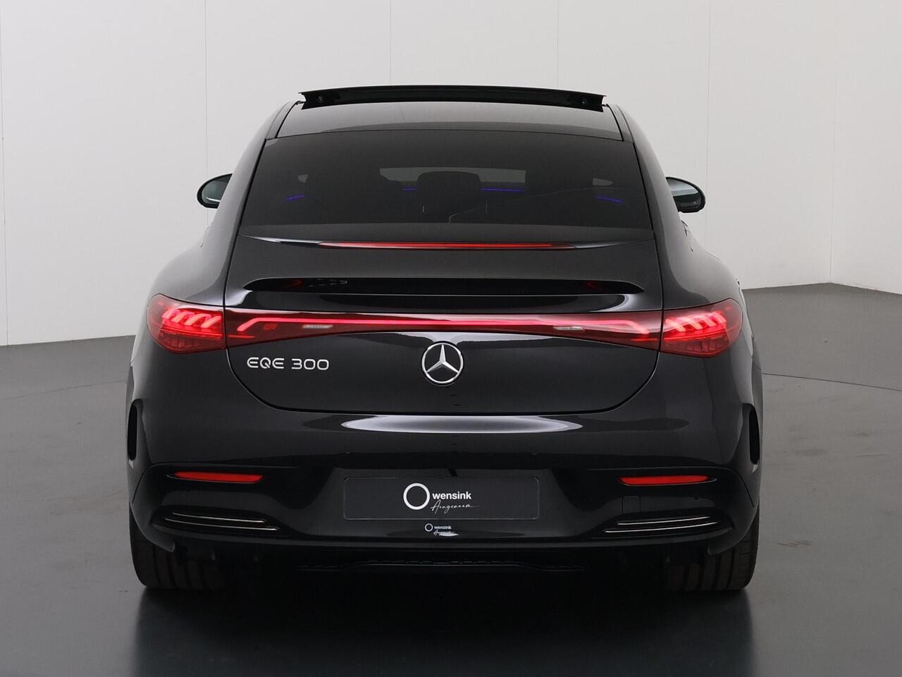 Mercedes-Benz EQE 300 Business Solution AMG 90 kWh | Panoramisch schuifdak | Burmester | AIRMATIC | MBUX augmented reality | Premium Pakket | Akoestisch comfortpakket |