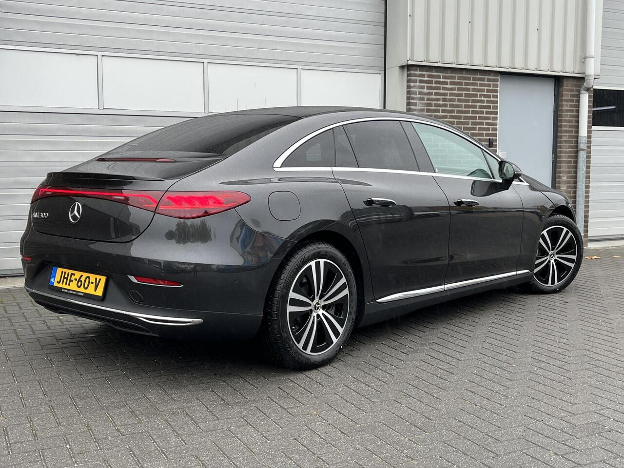 Mercedes-Benz EQE 300 Business Edition | Panoramadak | Plus Pakket | DISTRONIC Afstandsassistent | Dodehoekassistent | Donkergetint Glas Achter | Apple CarPlay | Android Auto | Elektrisch Verstelbare Stoelen + Memory | Stoelverwarming | Sfeerverlichting | Elektrisch Inkla
