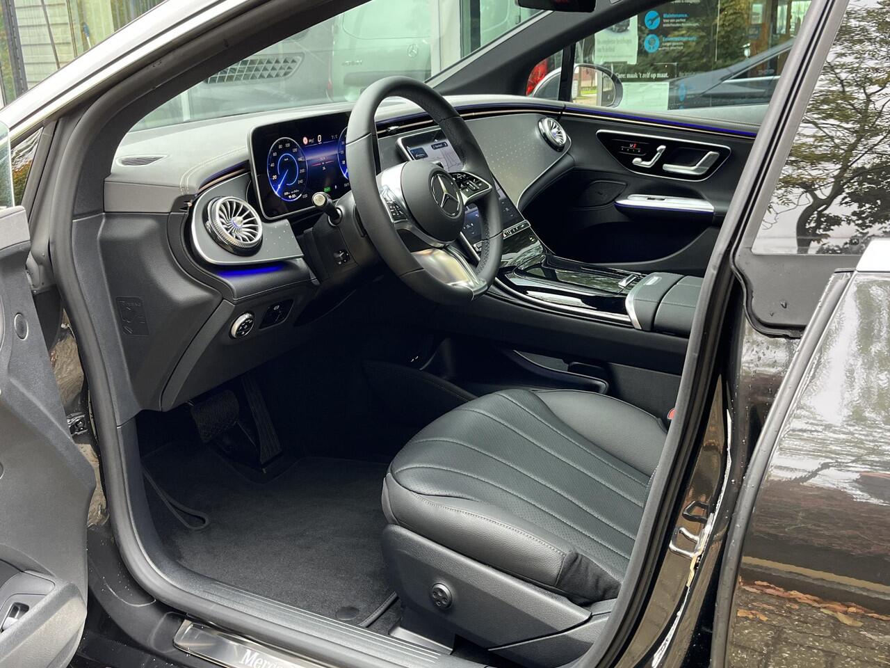 Mercedes-Benz EQE 300 Business Edition | Panoramadak | Plus Pakket | DISTRONIC Afstandsassistent | Dodehoekassistent | Donkergetint Glas Achter | Apple CarPlay | Android Auto | Elektrisch Verstelbare Stoelen + Memory | Stoelverwarming | Sfeerverlichting | Elektrisch Inkla