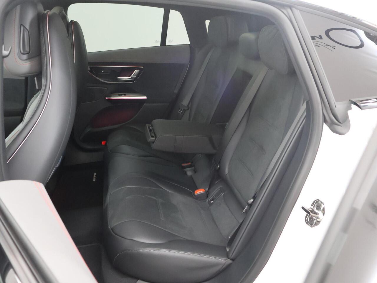 Mercedes-Benz EQE 300 Sport Edition | AMG Line | Panoramadak | Nightpakket | Rijassistentiepakket | Luchtvering | Winter pakket | Premium sfeerverlichting | 21 Inch Mulitspaaks