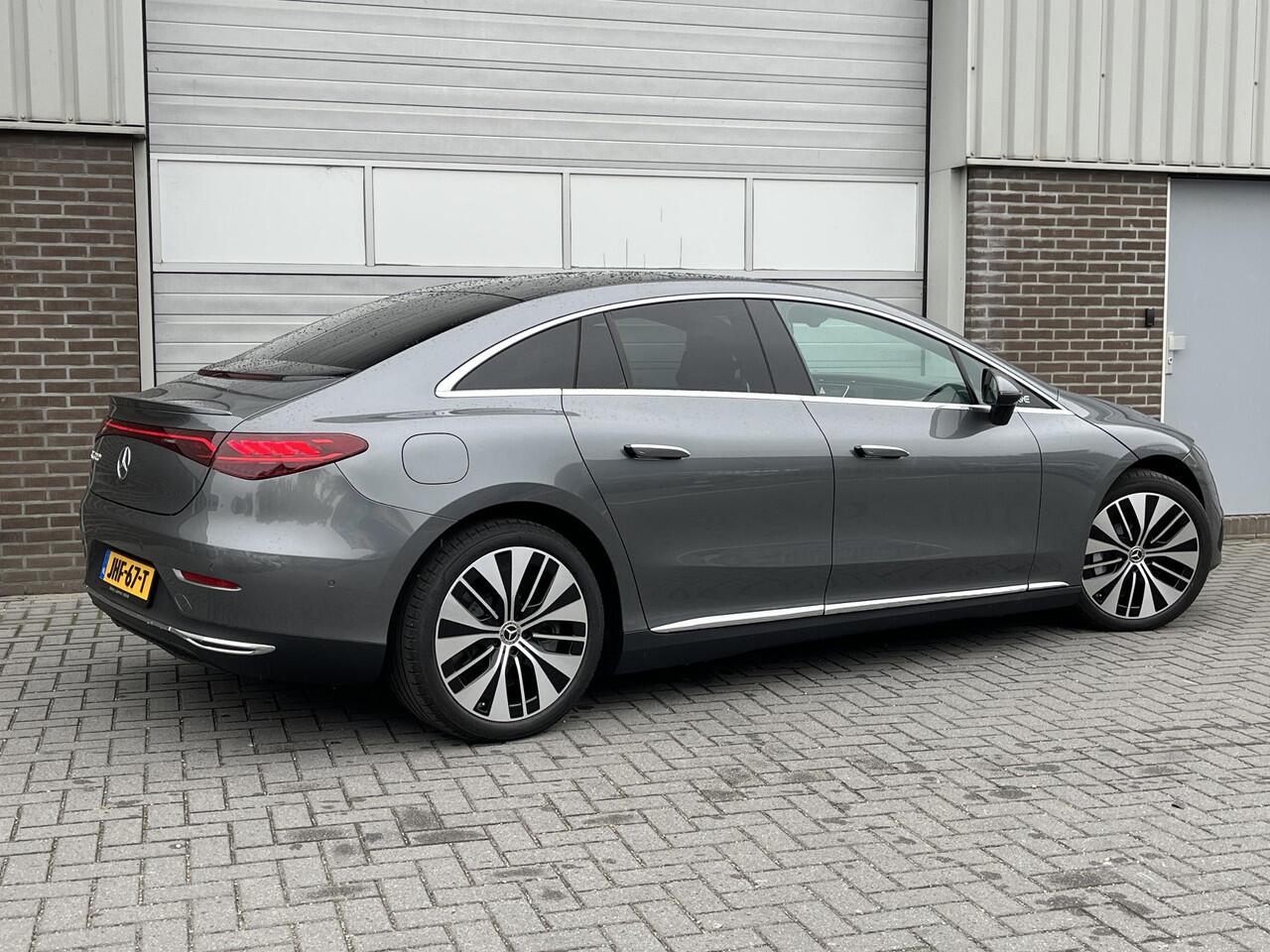 Mercedes-Benz EQE 300 Business Edition | Panoramadak | Plus Pakket | DISTRONIC Afstandsassistent | Dodehoekassistent | Donkergetint Glas Achter | Apple CarPlay | Android Auto | Elektrisch Verstelbare Stoelen + Memory | Stoelverwarming | Sfeerverlichting | Elektrisch Inklap