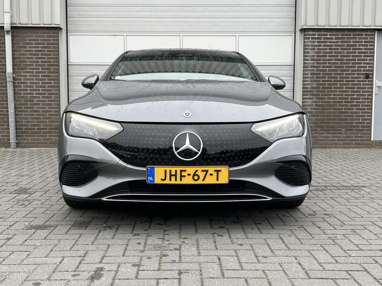 Mercedes-Benz EQE 300 Business Edition | Panoramadak | Plus Pakket | DISTRONIC Afstandsassistent | Dodehoekassistent | Donkergetint Glas Achter | Apple CarPlay | Android Auto | Elektrisch Verstelbare Stoelen + Memory | Stoelverwarming | Sfeerverlichting | Elektrisch Inklap