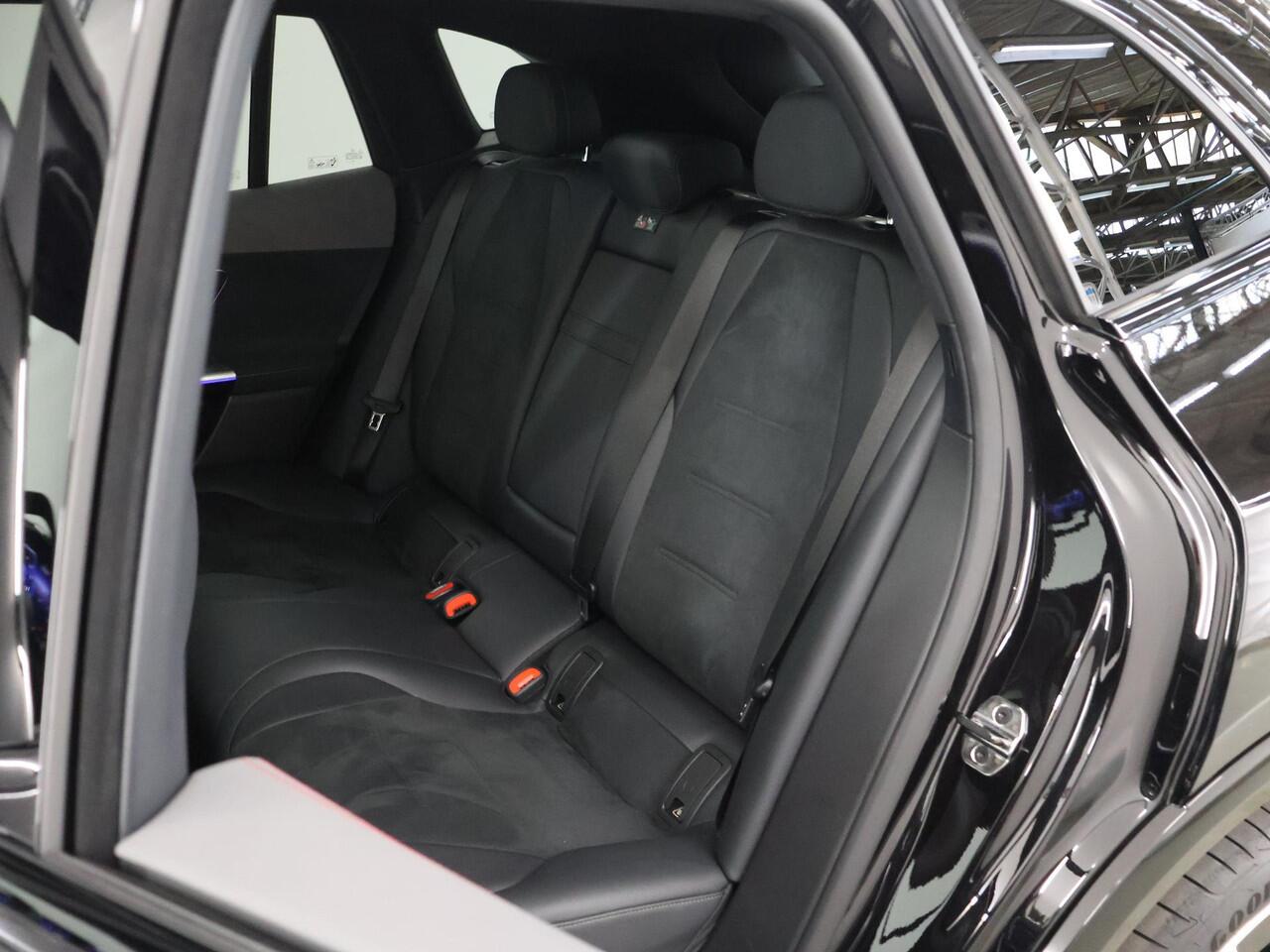 Mercedes-Benz EQE SUV 300 AMG Line 91 kWh | Achterasbesturing | Night pakket | Trekhaak | 360 camera | Burmester | 22 KW laden |