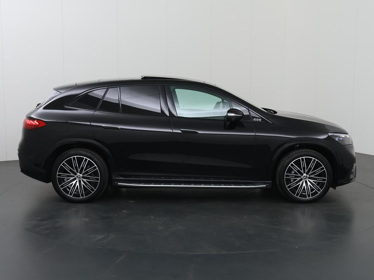 Mercedes-Benz EQE SUV 300 AMG Line 91 kWh | Achterasbesturing | Night pakket | Trekhaak | 360 camera | Burmester | 22 KW laden |