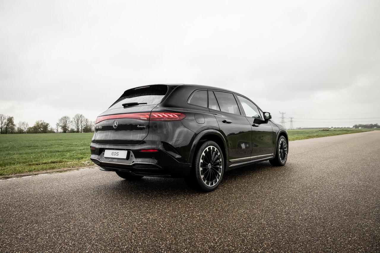 Mercedes-Benz EQS SUV 450 4MATIC 108 kWh AMG Line | Nieuwprijs ¤ 150.752 | Premium Plus Pakket | Panoramaschuifdak | Akoestiekcomfortpakket | Massagestoelen | Trekhaak | Softclose | Verwarmde Voorruit |