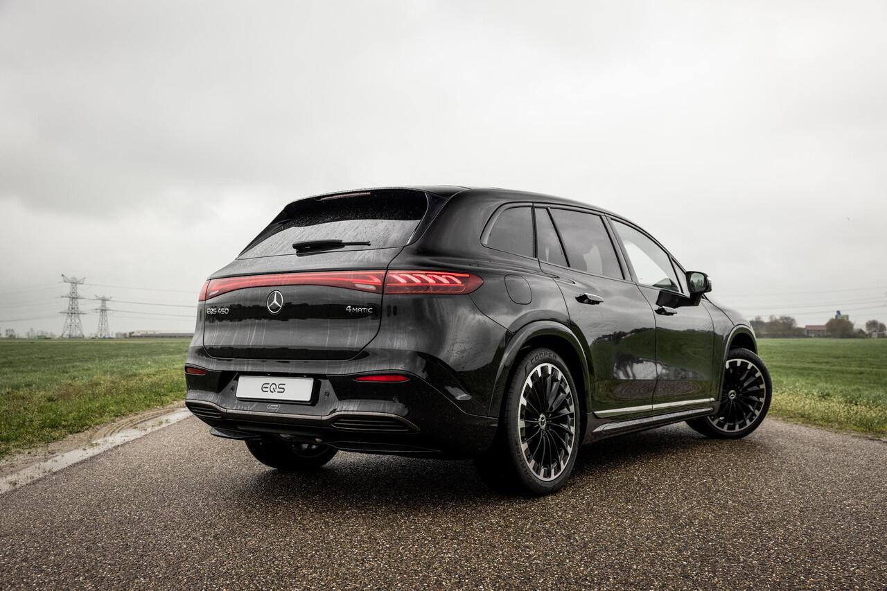 Mercedes-Benz EQS SUV 450 4MATIC 108 kWh AMG Line | Nieuwprijs ¤ 150.752 | Premium Plus Pakket | Panoramaschuifdak | Akoestiekcomfortpakket | Massagestoelen | Trekhaak | Softclose | Verwarmde Voorruit |
