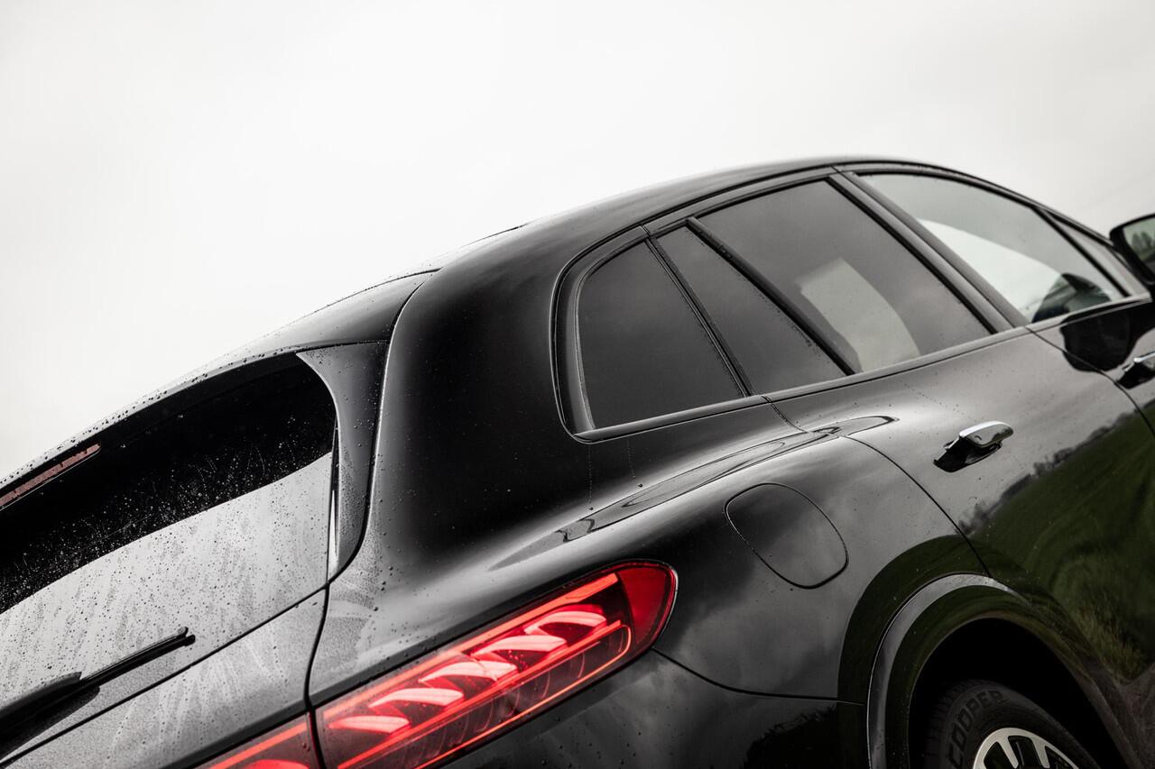 Mercedes-Benz EQS SUV 450 4MATIC 108 kWh AMG Line | Nieuwprijs ¤ 150.752 | Premium Plus Pakket | Panoramaschuifdak | Akoestiekcomfortpakket | Massagestoelen | Trekhaak | Softclose | Verwarmde Voorruit |