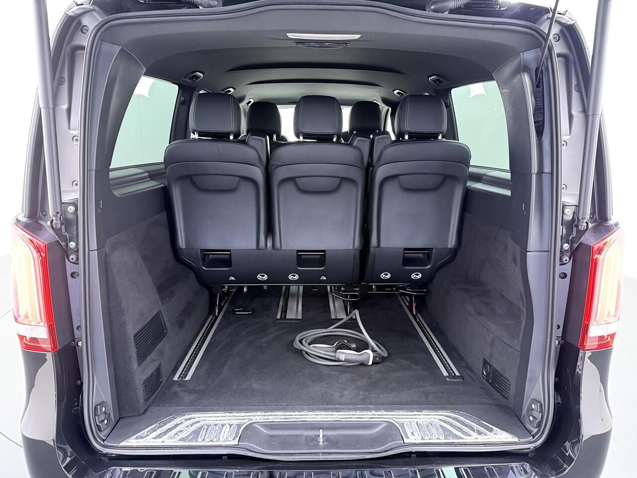 Mercedes-Benz EQV 300 L3 Business Solution Limited 90 kWh VAN: ¤44.900,- EXCL VOOR: ¤39.877,- EXCL UW EINDEJAARSVOORDEEL: ¤5.023,- | 7 persoons | Volledige lederbekleding | Elektrische kofferbak | 360° camera | Dodehoek-assistent | BTW verrekenbaar | Rijklaar geleverd met