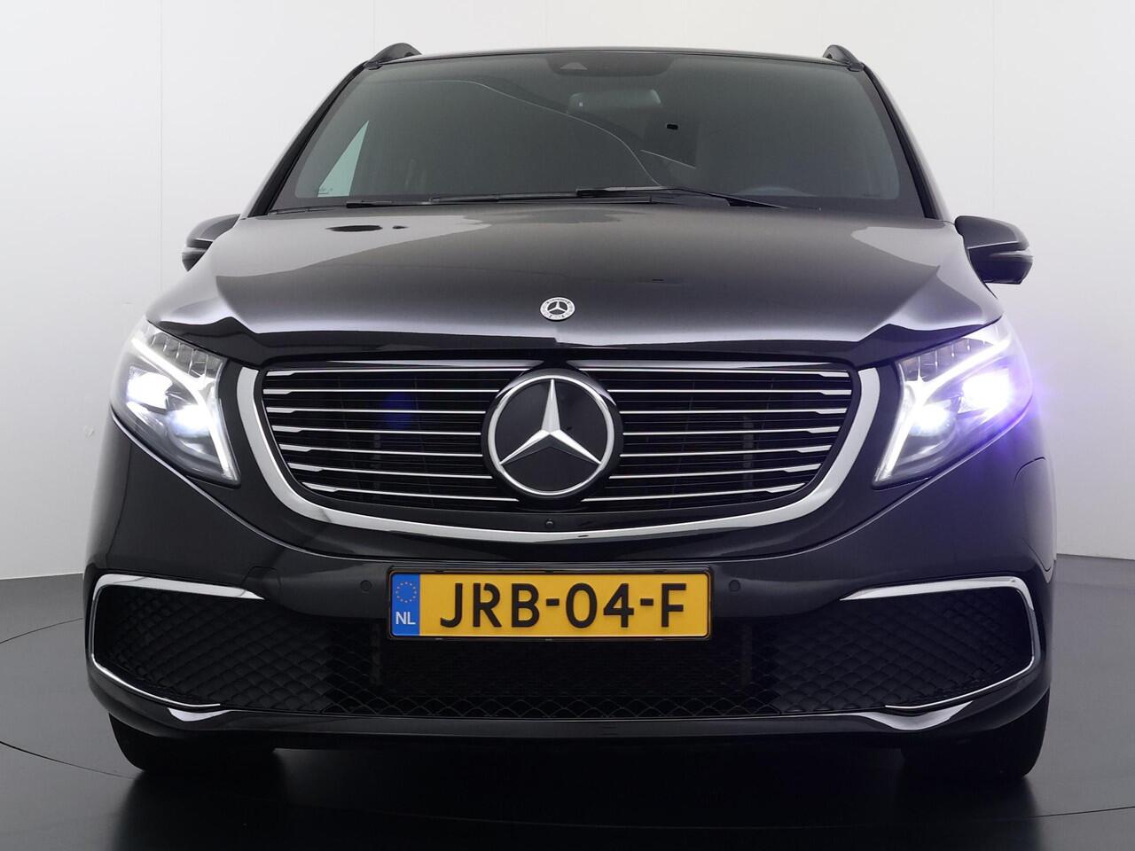 Mercedes-Benz EQV 300 L3 Business Solution Limited 90 kWh VAN: ¤44.900,- EXCL VOOR: ¤39.877,- EXCL UW EINDEJAARSVOORDEEL: ¤5.023,- | 7 persoons | Volledige lederbekleding | Elektrische kofferbak | 360° camera | Dodehoek-assistent | BTW verrekenbaar | Rijklaar geleverd met