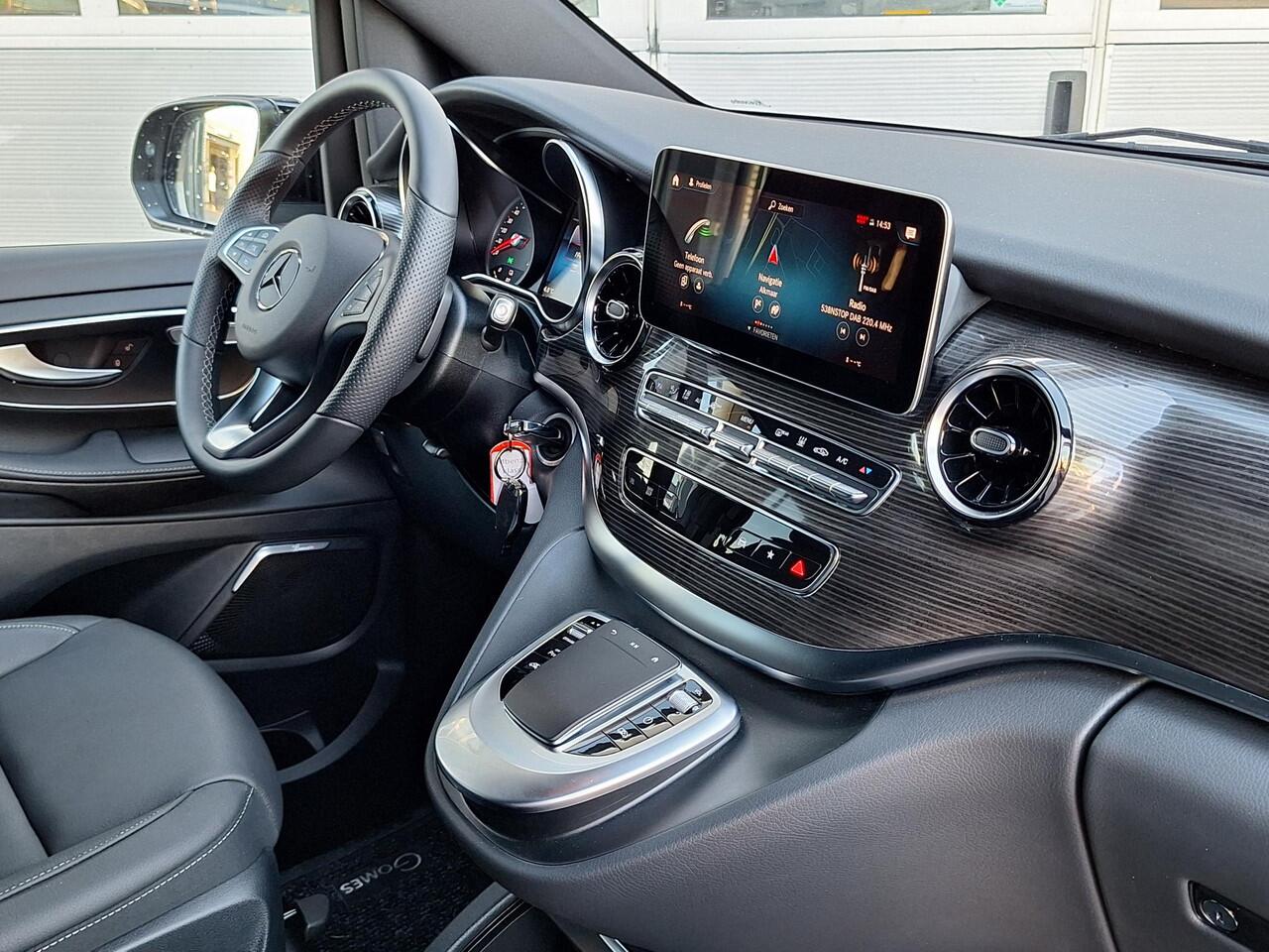 Mercedes-Benz EQV 300 L3 90kWh | Dubbel-cabine | Burmester 360 gr. Camera | Multibeam LED | Elektrische schuifdeuren en achterklep