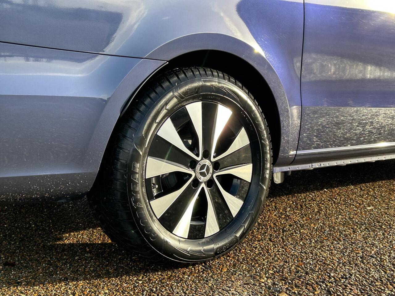 Mercedes-Benz EQV 300 L2 90 kWh | 7-pers | Stoelverwarming | Navigatie