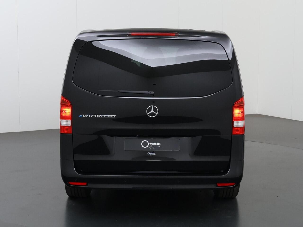 Mercedes-Benz EVITO TOURER 129 L2 PRO 90kWh | Snelladen 110 KWh | AIRMATIC | 360°-camera | Elektrisch Schuifdeuren | 8 Zitplaatsen | 360KM Range |