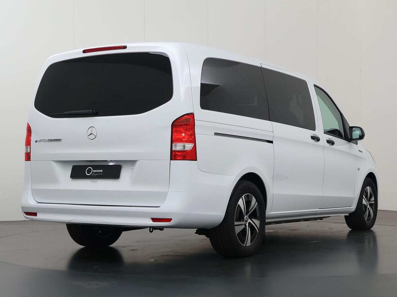 Mercedes-Benz EVITO TOURER 129 L2 PRO 90kWh | Snelladen 110 KWh | Achteruitrijcamera | Parkeerpakket | Comfortbestuurdersstoel | Dodehoekassistent | 8 Zitplaatsen |