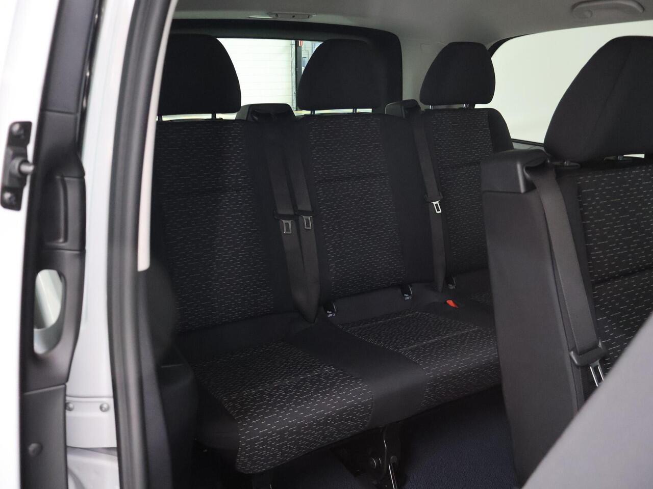 Mercedes-Benz EVITO TOURER 129 L2 PRO 90kWh | Snelladen 110 KWh | Achteruitrijcamera | Parkeerpakket | Comfortbestuurdersstoel | Dodehoekassistent | 8 Zitplaatsen |