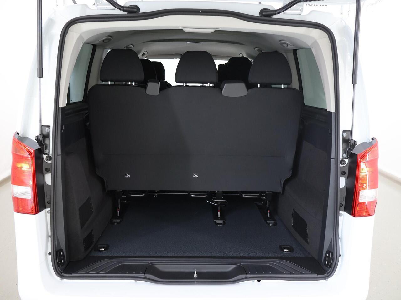 Mercedes-Benz EVITO TOURER 129 L2 PRO 90kWh | Snelladen 110 KWh | Achteruitrijcamera | Parkeerpakket | Comfortbestuurdersstoel | Dodehoekassistent | 8 Zitplaatsen |