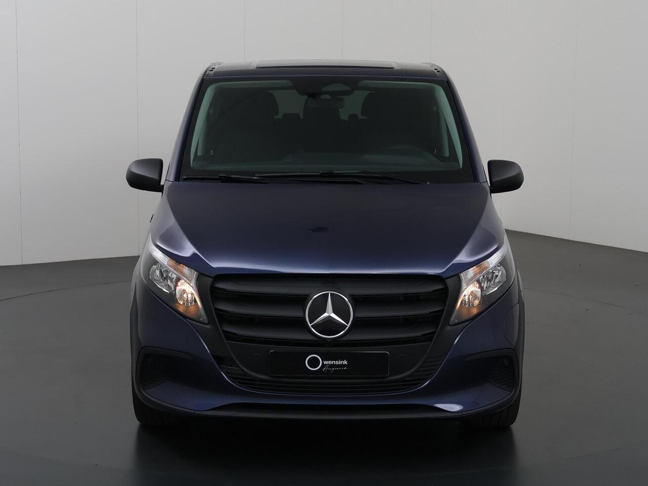 Mercedes-Benz EVITO TOURER 129 L2 PRO 90kWh | Snelladen 110 KWh | Achteruitrijcamera | Parkeerpakket | Comfortbestuurdersstoel | Dodehoekassistent | 8 Zitplaatsen | 360KM Range |