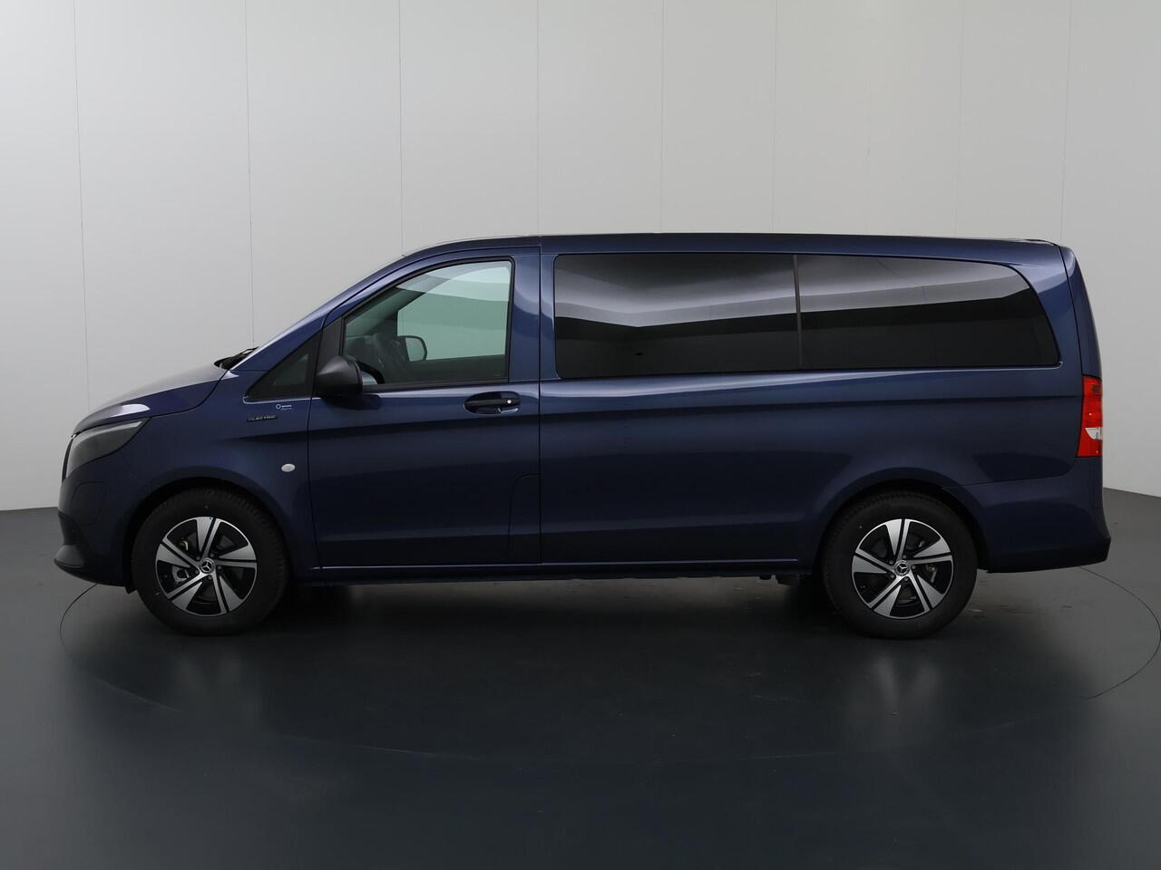 Mercedes-Benz EVITO TOURER 129 L2 PRO 90kWh | Snelladen 110 KWh | Achteruitrijcamera | Parkeerpakket | Comfortbestuurdersstoel | Dodehoekassistent | 8 Zitplaatsen | 360KM Range |
