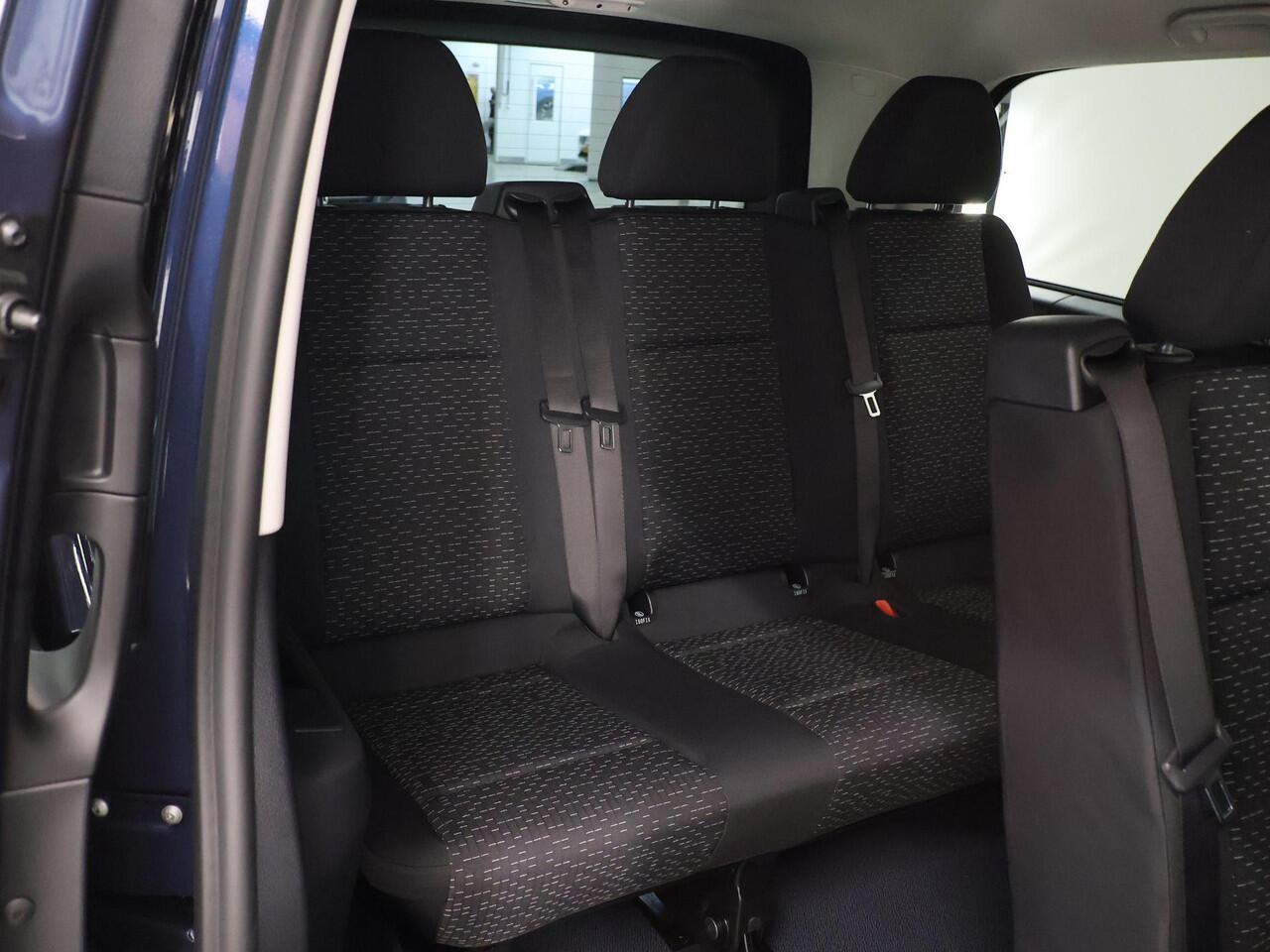 Mercedes-Benz EVITO TOURER 129 L2 PRO 90kWh | Snelladen 110 KWh | Achteruitrijcamera | Parkeerpakket | Comfortbestuurdersstoel | Dodehoekassistent | 8 Zitplaatsen | 360KM Range |