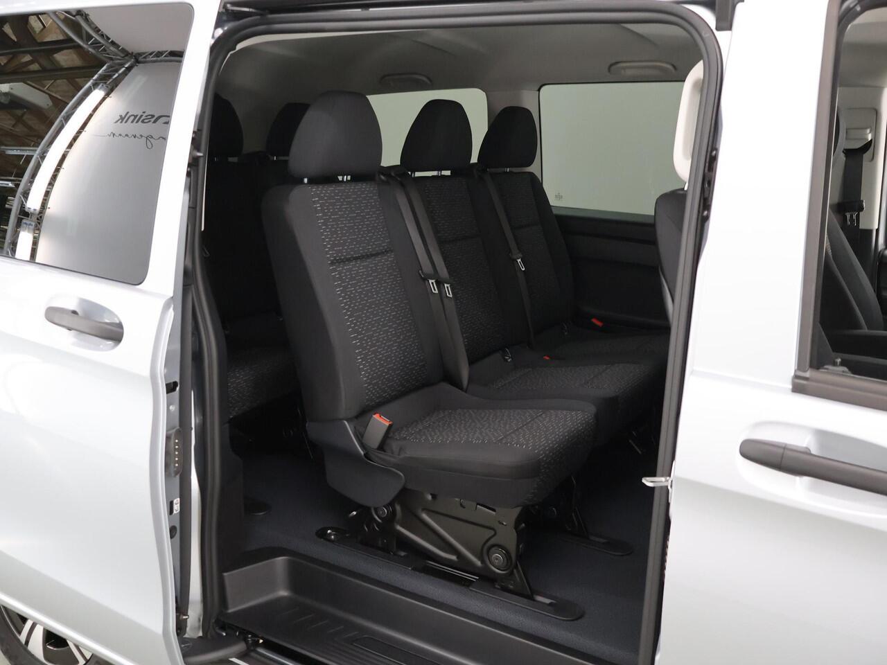 Mercedes-Benz EVITO TOURER 129 L2 PRO 90kWh | Snelladen 110 KWh | Achteruitrijcamera | Parkeerpakket | Comfortbestuurdersstoel | Dodehoekassistent | 8 Zitplaatsen | 360KM Range | KORTING ¤25.900,- !!!