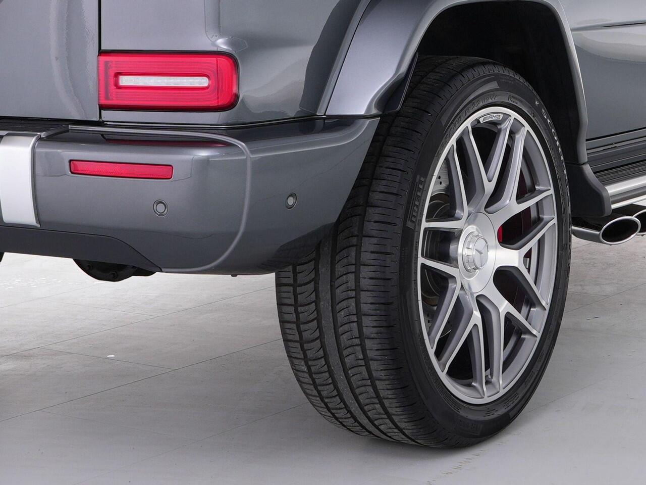 Mercedes-Benz G-KLASSE 63AMG 585pk |schuif/kantel dak|Burmester|massage|360° camera|sportuitlaat|sfeerverlichting|stoelverwarming & verkoeling|Apple Carplay|stuurverwarming|