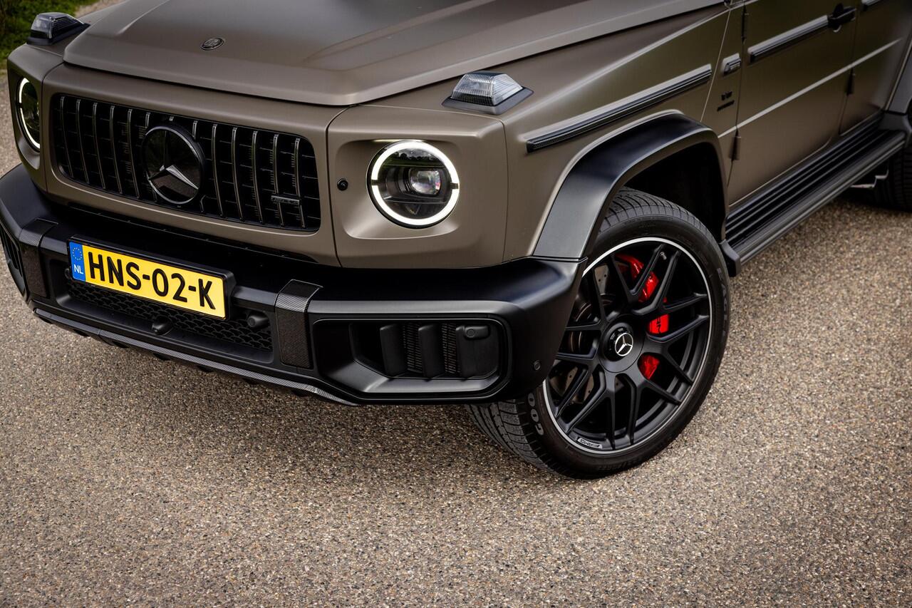 Mercedes-Benz G-KLASSE AMG 63 | Carbon| Donker Olijf Magno | AMG Performance pakket | AMG Nightpakket II | 22-Inch AMG Kruisspaaks | in Consignatie