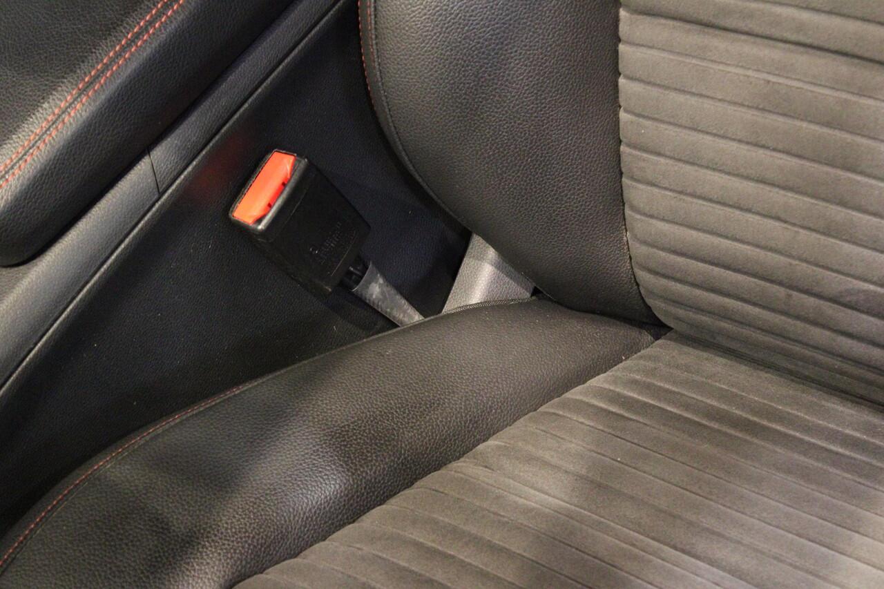 Mercedes-Benz GLA-KLASSE 180 Business Solution AMG Upgrade Edition Or. NL auto | Dealer onderhouden