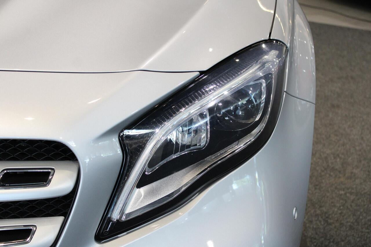 Mercedes-Benz GLA-KLASSE 180 Business Solution AMG Upgrade Edition Or. NL auto | Dealer onderhouden