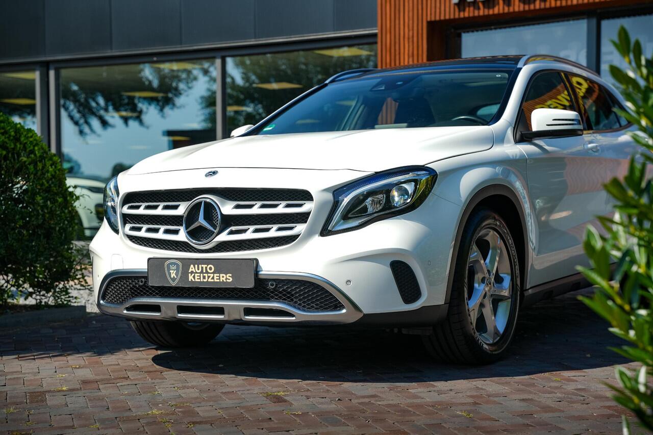 Mercedes-Benz GLA-KLASSE 180 Sport Edition Panoramadak Airco Stoelverw. PDC