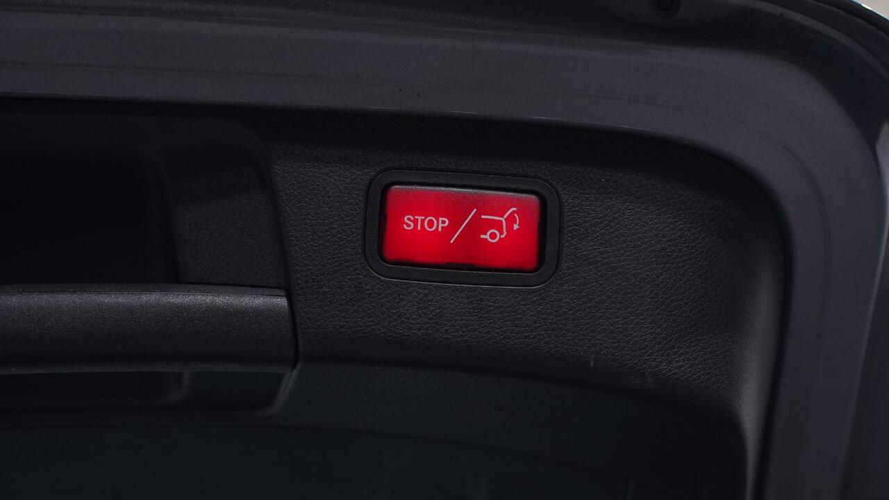 Mercedes-Benz GLA-KLASSE 180 Business Solution Limited Navi Clima Camera PDC NAP Leder/stof Sportstoelen Led koplampen