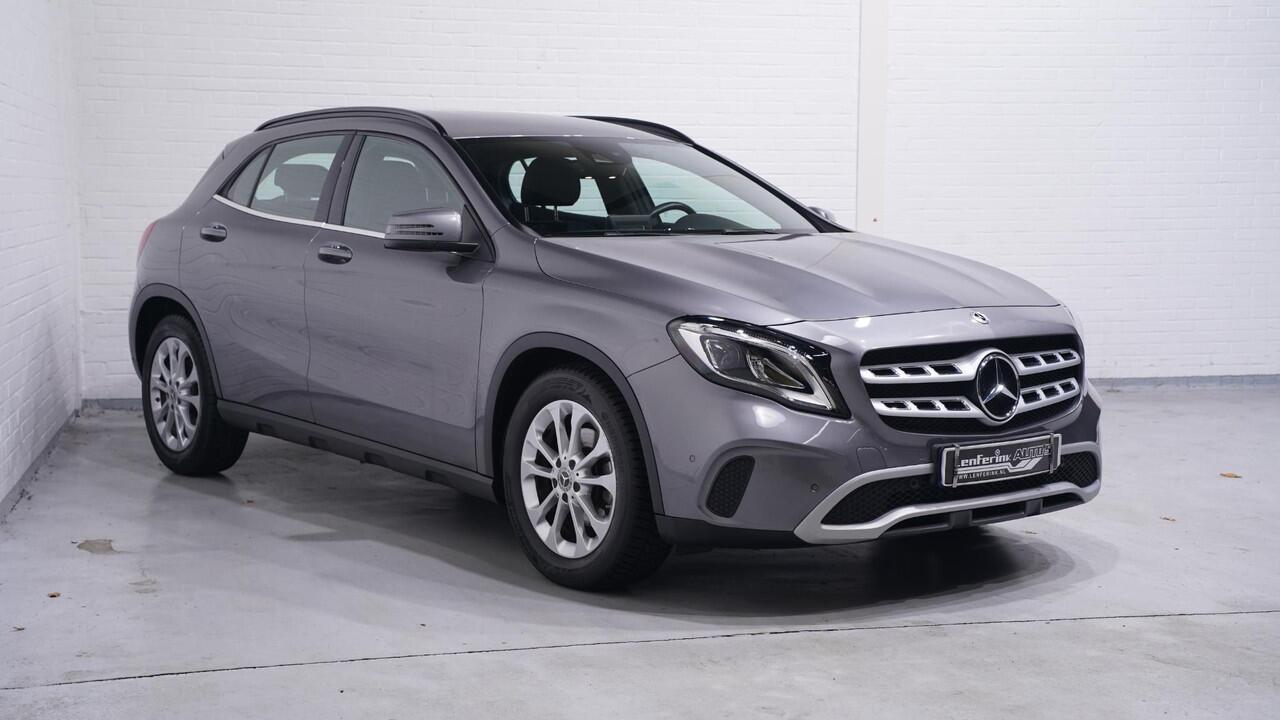 Mercedes-Benz GLA-KLASSE 180 Business Solution Limited Navi Clima Camera PDC NAP Leder/stof Sportstoelen Led koplampen