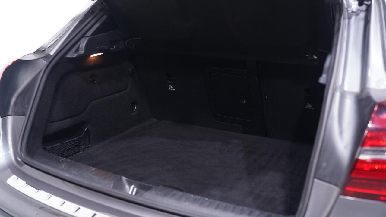 Mercedes-Benz GLA-KLASSE 180 Business Solution Limited Navi Clima Camera PDC NAP Leder/stof Sportstoelen Led koplampen Rijklaar!