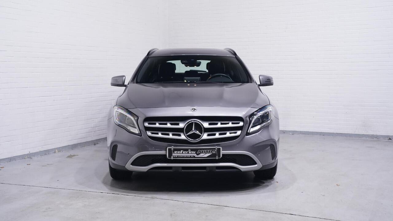 Mercedes-Benz GLA-KLASSE 180 Business Solution Limited Navi Clima Camera PDC NAP Leder/stof Sportstoelen Led koplampen Rijklaar!