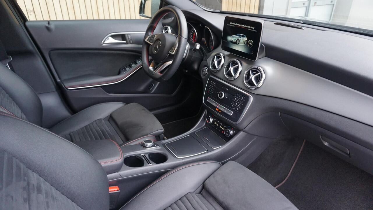 Mercedes-Benz GLA-KLASSE 180 122pk 2x AMG-Line Leder/Alcantara 18inch LM Keyless LED A-Camera *NL auto* 77686km!