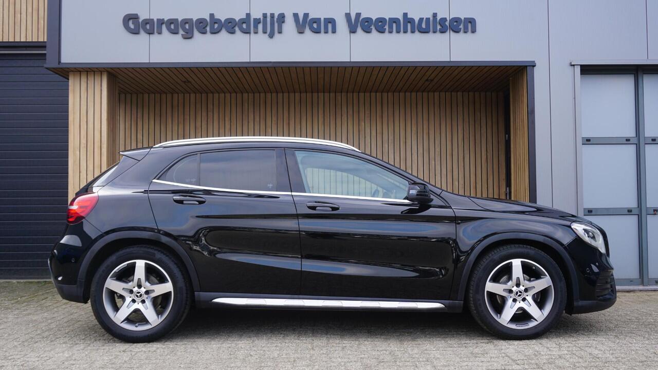 Mercedes-Benz GLA-KLASSE 180 122pk 2x AMG-Line Leder/Alcantara 18inch LM Keyless LED A-Camera *NL auto* 77686km!