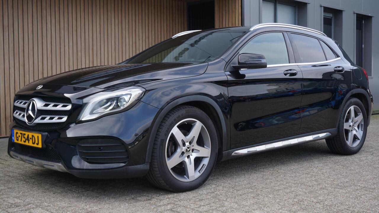 Mercedes-Benz GLA-KLASSE 180 122pk 2x AMG-Line Leder/Alcantara 18inch LM Keyless LED A-Camera *NL auto* 77686km!