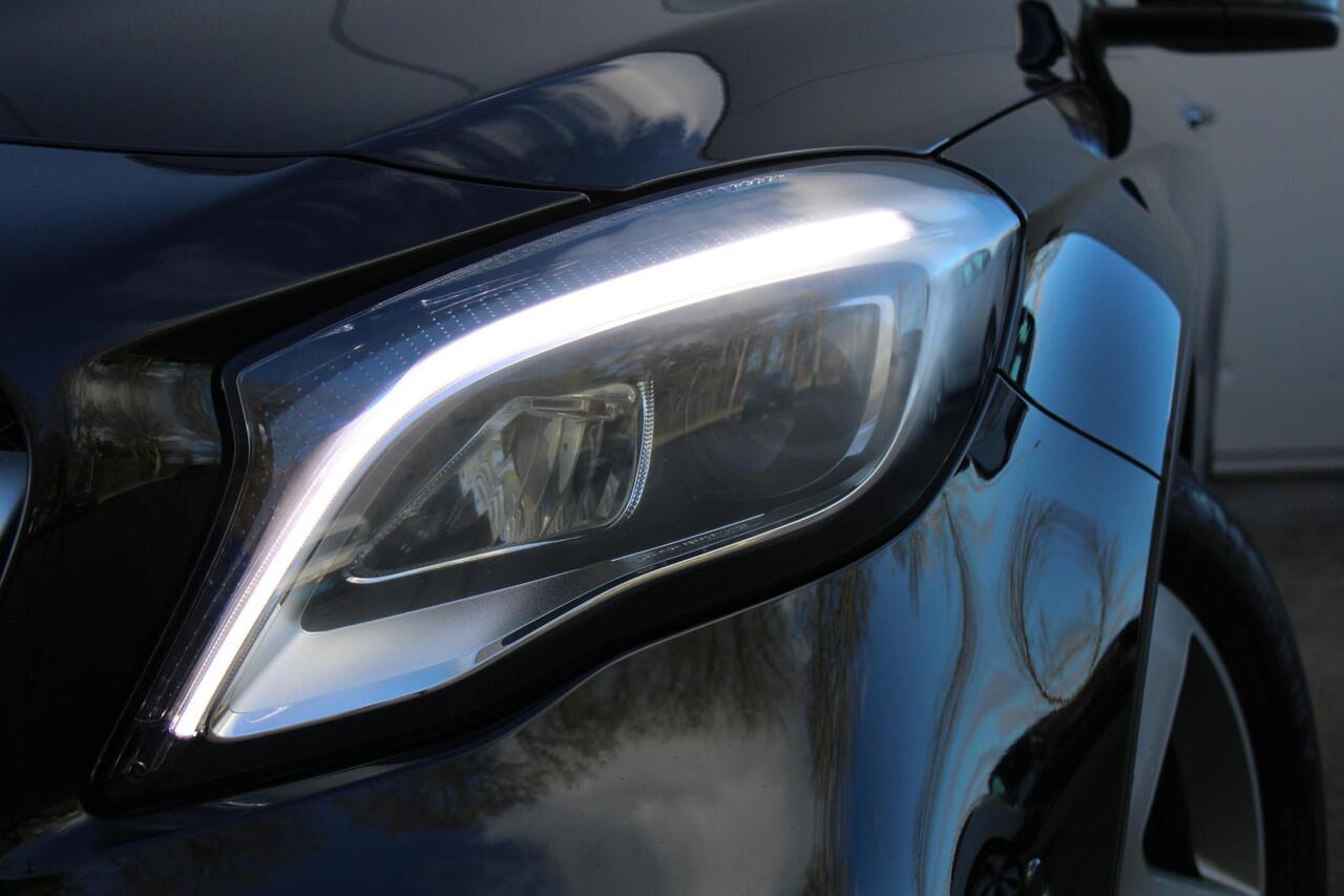 Mercedes-Benz GLA-KLASSE 180 122pk Business Solution AMG Automaat | Camera | Navigatie | Elektrische achterklep | Stoelverwarming