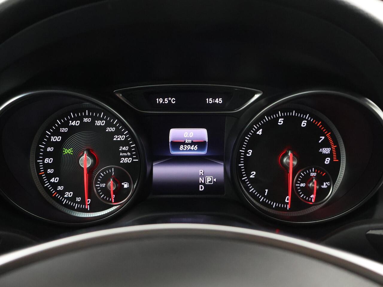 Mercedes-Benz GLA-KLASSE 180 Business Solution AMG Limited | Night | Stoelverwarming | Achteruitrijcamera | Keyless | 19" lichtmetalen velgen |