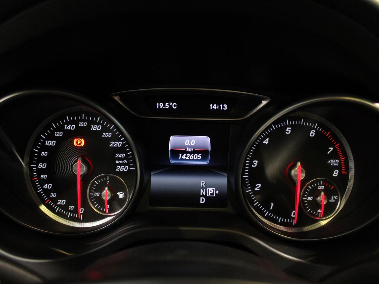 Mercedes-Benz GLA-KLASSE 180 Business Solution AMG