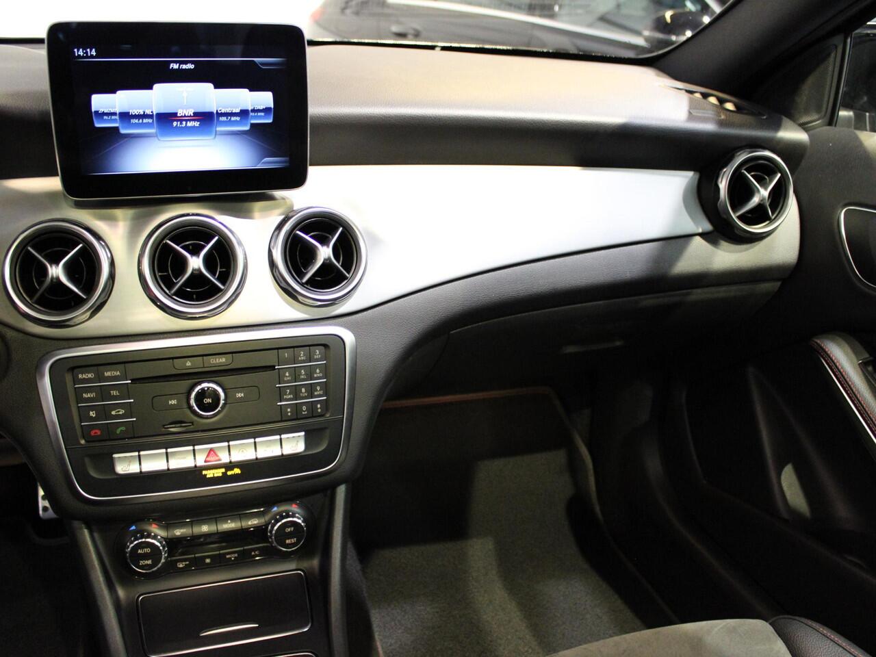 Mercedes-Benz GLA-KLASSE 180 Business Solution AMG